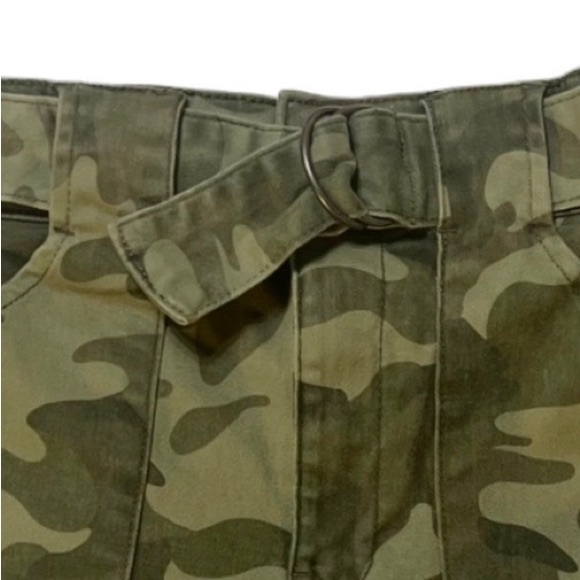 Hollister California Ultra High-Rise Mom Short Stretch Camo 3”  Women’s Size S - Picture 9 of 11